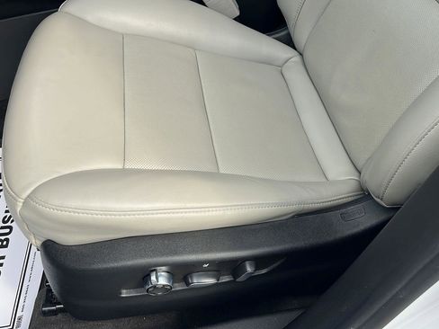 Used 2022 Cadillac XT4 Premium Luxury FWD image 20