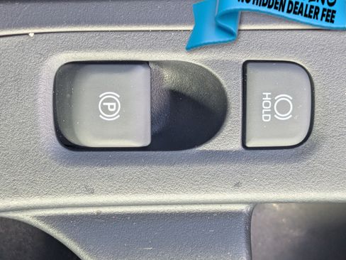 Used 2025 Toyota Corolla LE FWD image 24