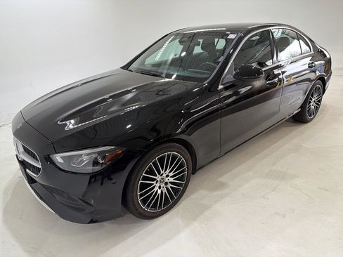 Used 2025 Mercedes-Benz C 300 4MATIC Sedan image 3
