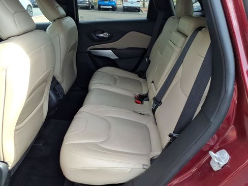 Used 2018 Jeep Cherokee Limited w/ Technology Group FWD image 14