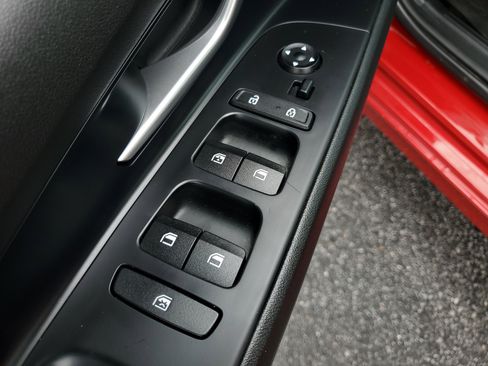 Used 2022 Hyundai Elantra SEL w/ Convenience Package image 18