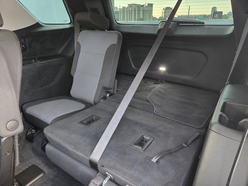 Used 2020 Chevrolet Traverse LT FWD image 24
