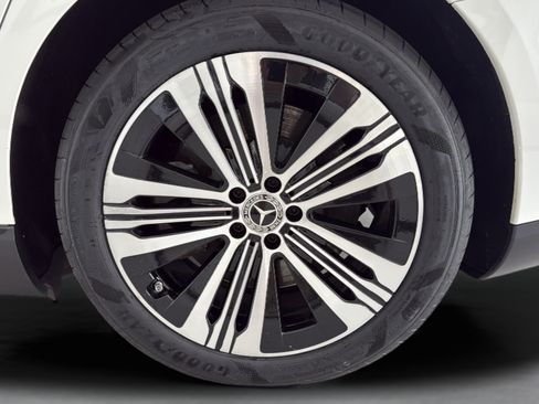 Certified 2022 Mercedes-Benz EQS 450+ Sedan image 40