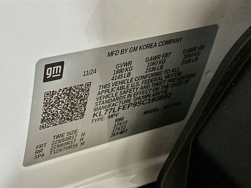 Used 2025 Chevrolet Trax LS FWD image 12