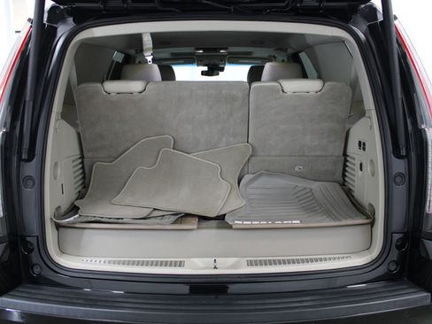 Used 2019 Cadillac Escalade Luxury image 28