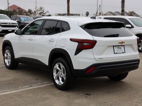 New 2026 Chevrolet Trax LS w/ LS Convenience Package image 6