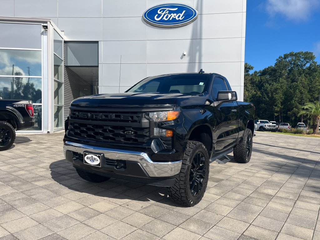 Used 2024 Chevrolet Silverado 1500 W/T w/ WT Value Package AWD/4WD image 2