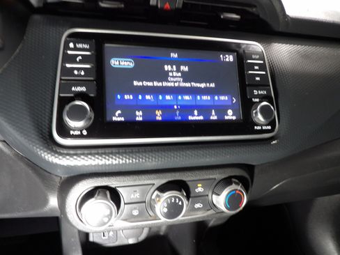 Used 2021 Nissan Kicks S image 16