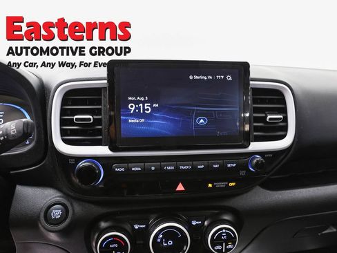 Used 2023 Hyundai Venue Limited w/ Cargo Package FWD image 12