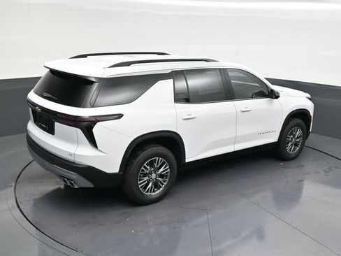 Used 2024 Chevrolet Traverse LT image 20
