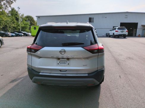 Used 2021 Nissan Rogue SV w/ Premium Package FWD image 4
