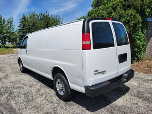 Used 2011 Chevrolet Express 3500 Extended RWD image 18