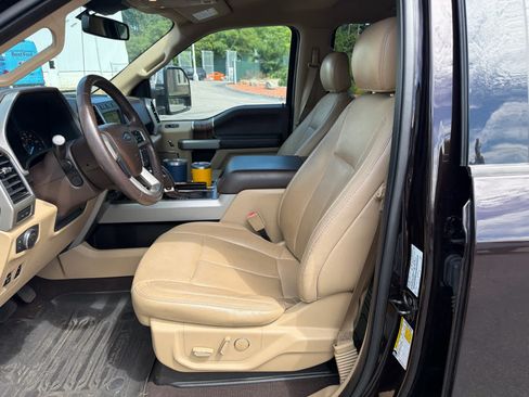 Used 2018 Ford F150 Lariat w/ Equipment Group 502A Luxury AWD/4WD image 9