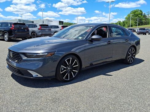 Used 2024 Honda Accord Touring image 3