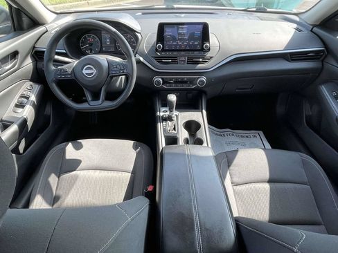 Used 2025 Nissan Altima 2.5 S FWD image 11