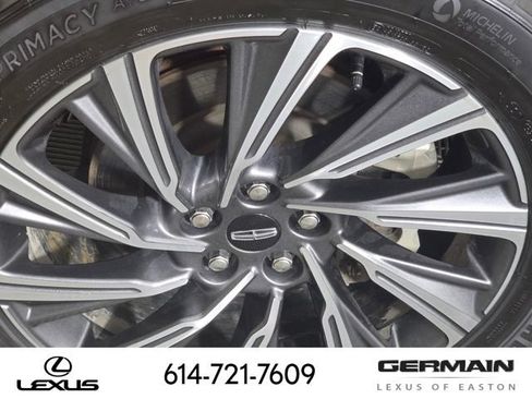 Used 2025 Lincoln Aviator AWD image 12