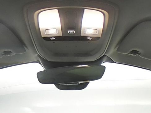 Used 2025 Volvo V60 B5 Cross Country Plus image 27