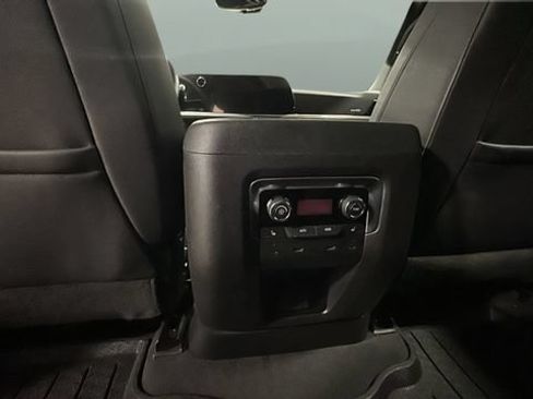 Used 2025 Chevrolet Tahoe High Country AWD/4WD image 29