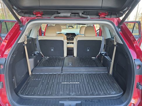 Used 2023 Toyota Highlander Limited image 13