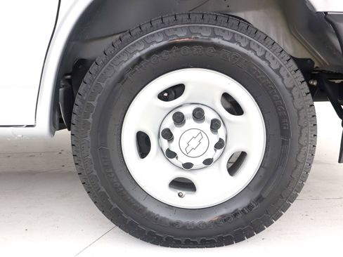 Used 2017 Chevrolet Express 2500 LS image 31