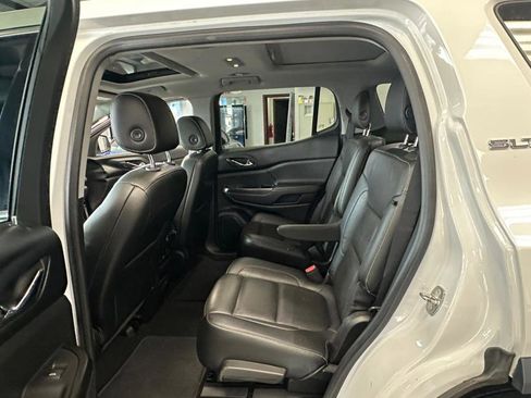 Used 2018 GMC Acadia SLT image 23