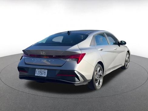 Used 2025 Hyundai Elantra SEL image 14