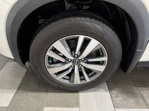 Used 2023 Nissan Pathfinder SL w/ Black Appearance Package AWD/4WD image 7