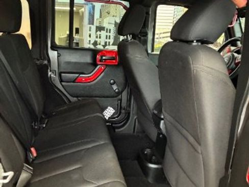 Used 2018 Jeep Wrangler Unlimited Sport w/ Connectivity Group image 31