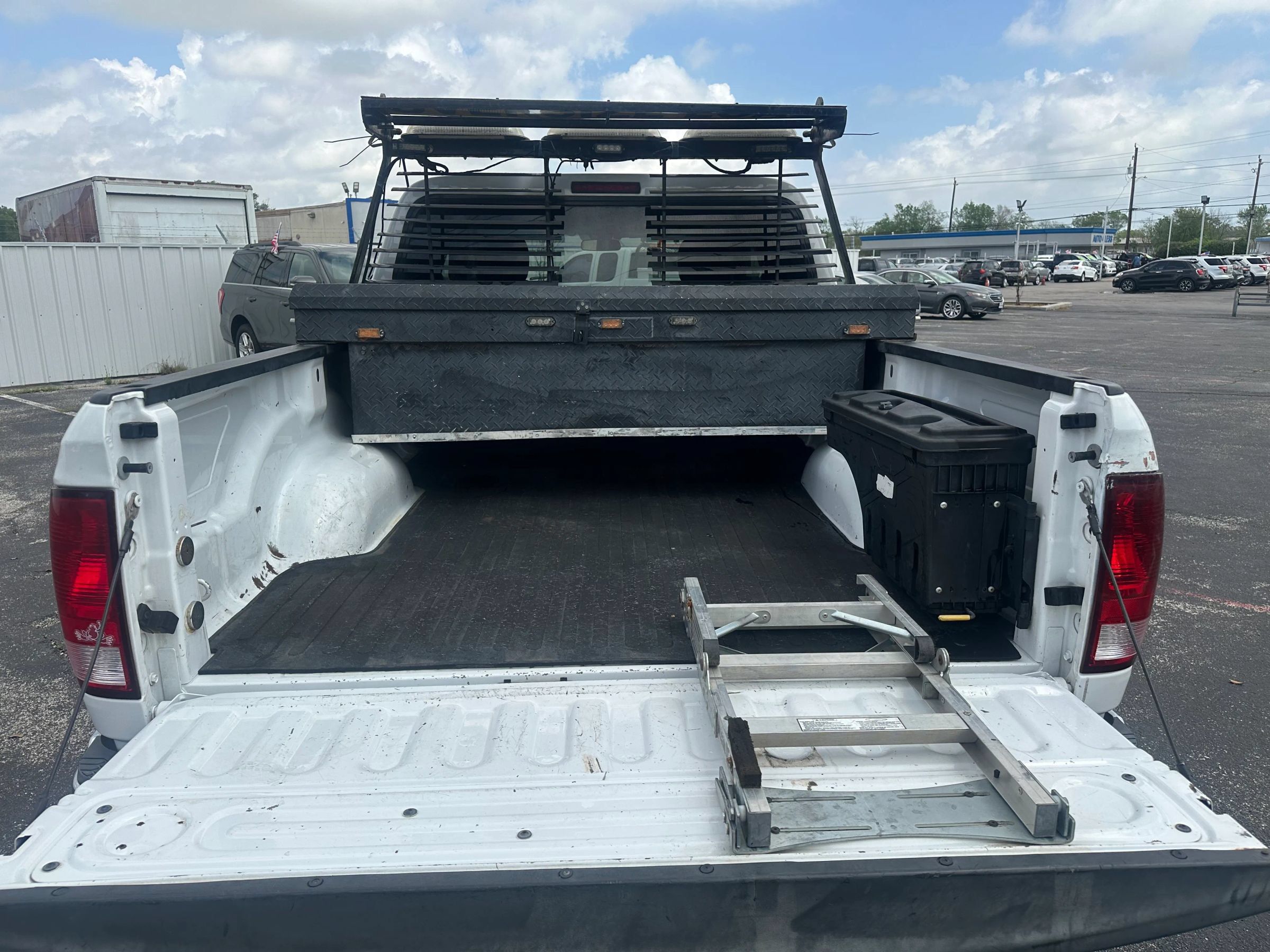 Used 2018 RAM 2500 Tradesman w/ Chrome Appearance Group RWD image 10