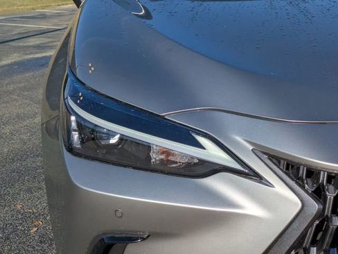 Used 2023 Lexus NX 250 FWD image 10