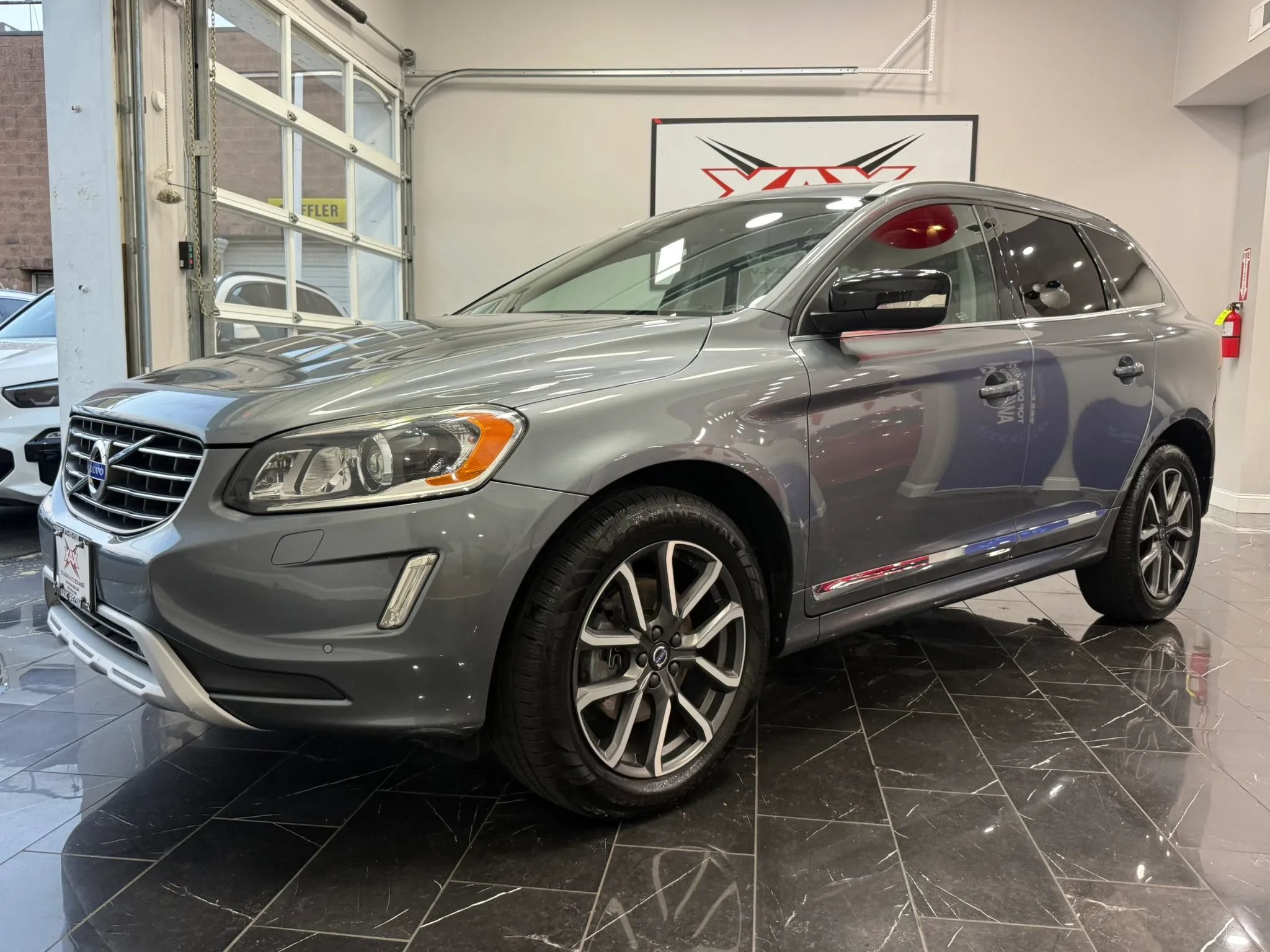 Used 2017 Volvo XC60 T6 Dynamic w/ Preferred Option Package AWD/4WD image 35