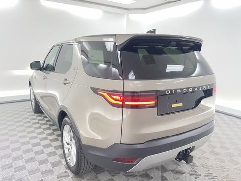 New 2026 Land Rover Discovery S image 6