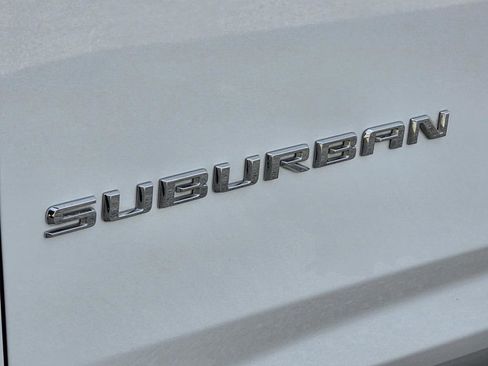 Used 2023 Chevrolet Suburban LT w/ Luxury Package image 44