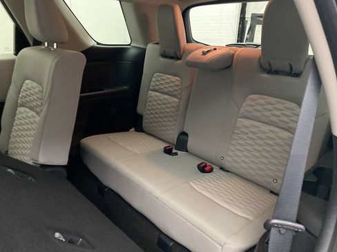 Used 2023 Nissan Pathfinder SV AWD/4WD image 24