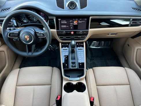 New 2026 Porsche Macan image 6