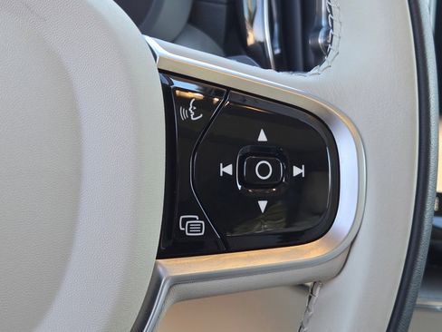 Certified 2025 Volvo XC60 T8 Ultra w/ Protection Package Premier image 22