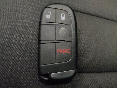 Used 2016 Chrysler 200 Limited w/ Anniversary Edition image 32