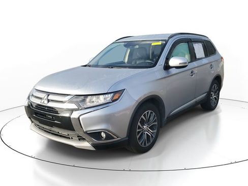 Used 2016 Mitsubishi Outlander SEL AWD/4WD image 3