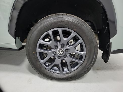 Certified 2025 Toyota Sequoia Platinum AWD/4WD image 20