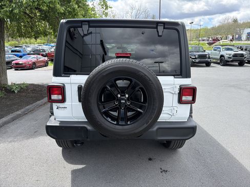 Used 2021 Jeep Wrangler Unlimited Sport AWD/4WD image 4