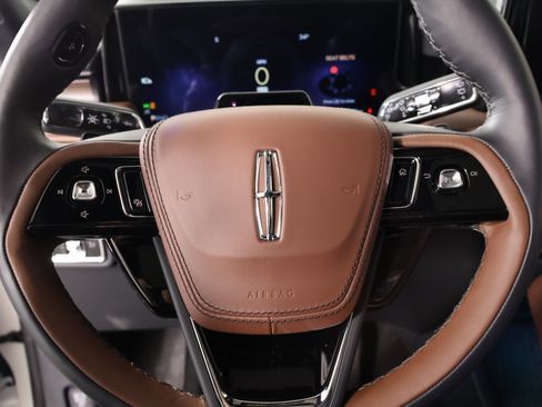 New 2026 Lincoln Aviator Reserve image 3