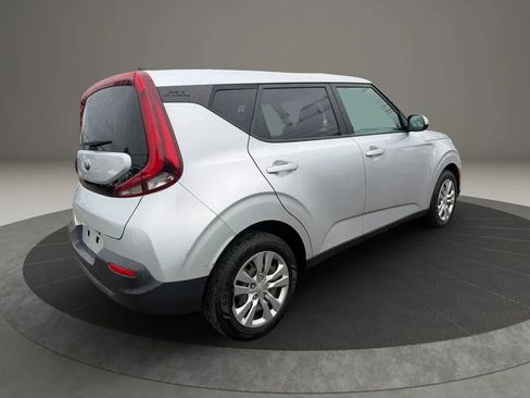 Used 2021 Kia Soul LX FWD image 5