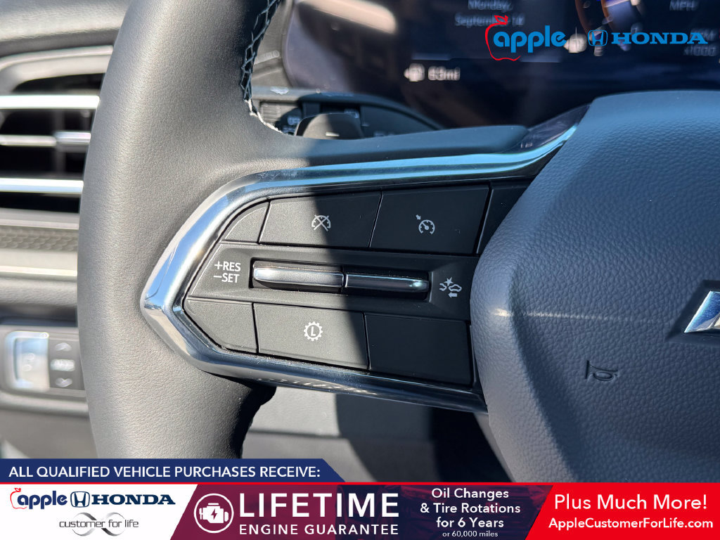 Used 2026 Chevrolet Traverse LT w/ Driver Confidence Package FWD image 24