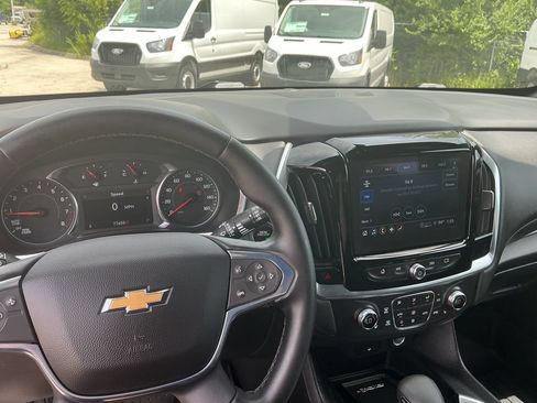 Used 2023 Chevrolet Traverse LT AWD/4WD image 22