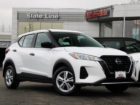 Certified 2025 Nissan Kicks Play S FWD image 1