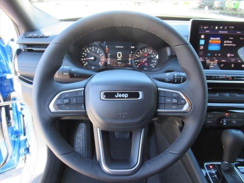 New 2026 Jeep Compass Latitude image 16