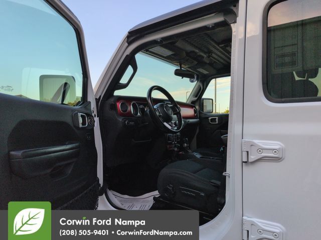 Used 2020 Jeep Gladiator Rubicon w/ Trailer Tow Package AWD/4WD image 9