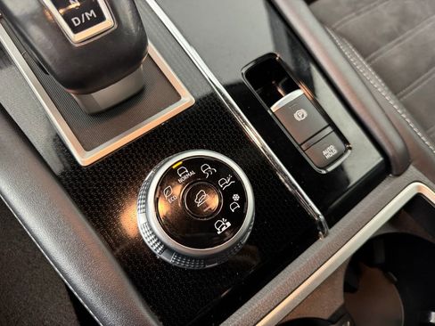 Used 2023 Mitsubishi Outlander SE Black Edition image 19