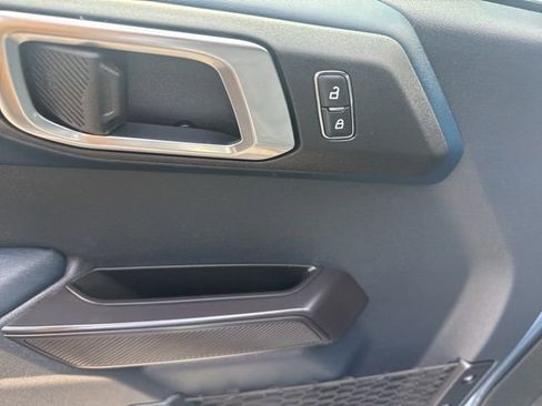 Used 2024 Ford Bronco Heritage Edition AWD/4WD image 16