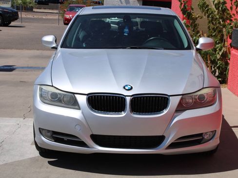 Used 2011 BMW 335i xDrive Sedan AWD/4WD image 5
